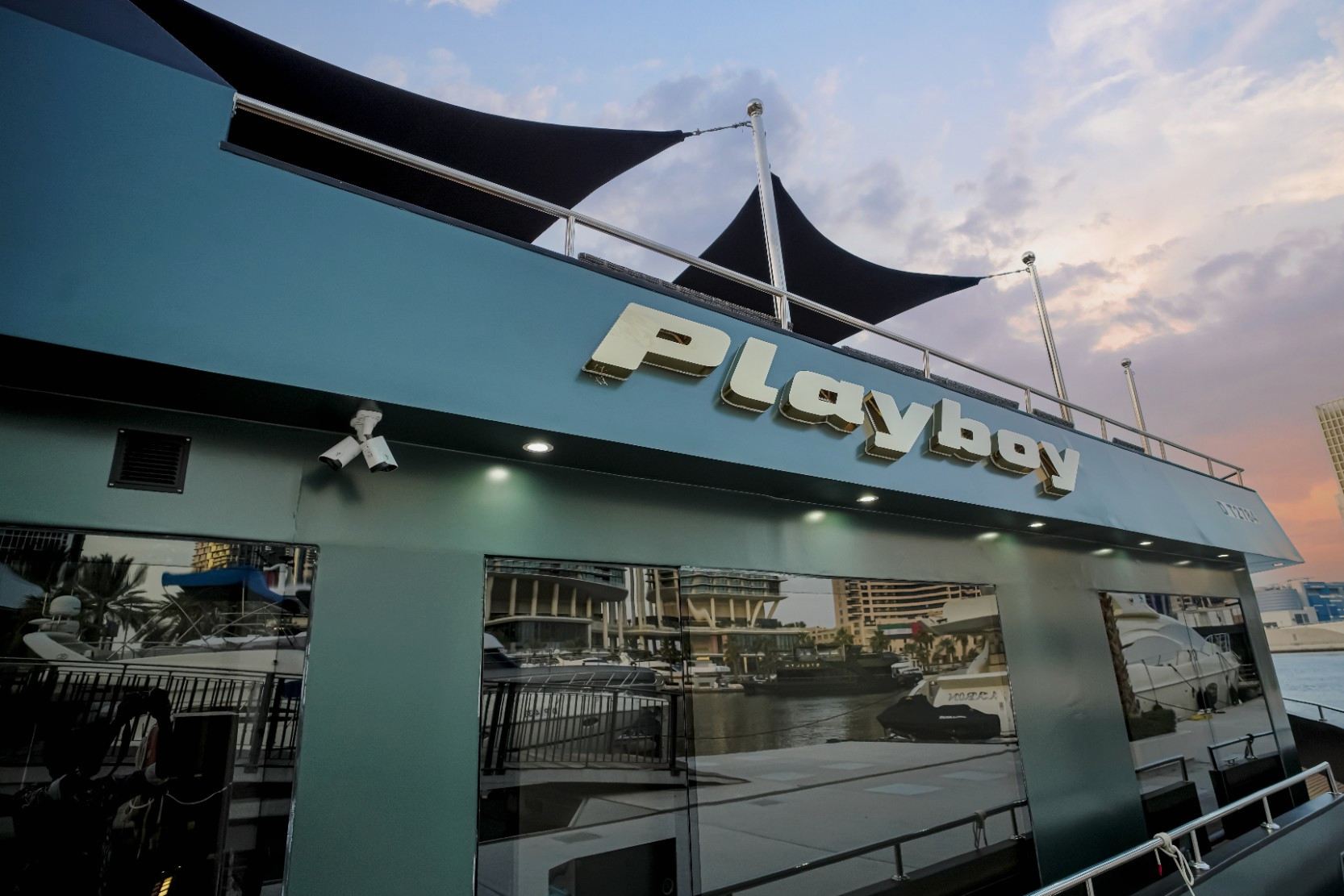 Ansicht 7: Play Boy Houseboat