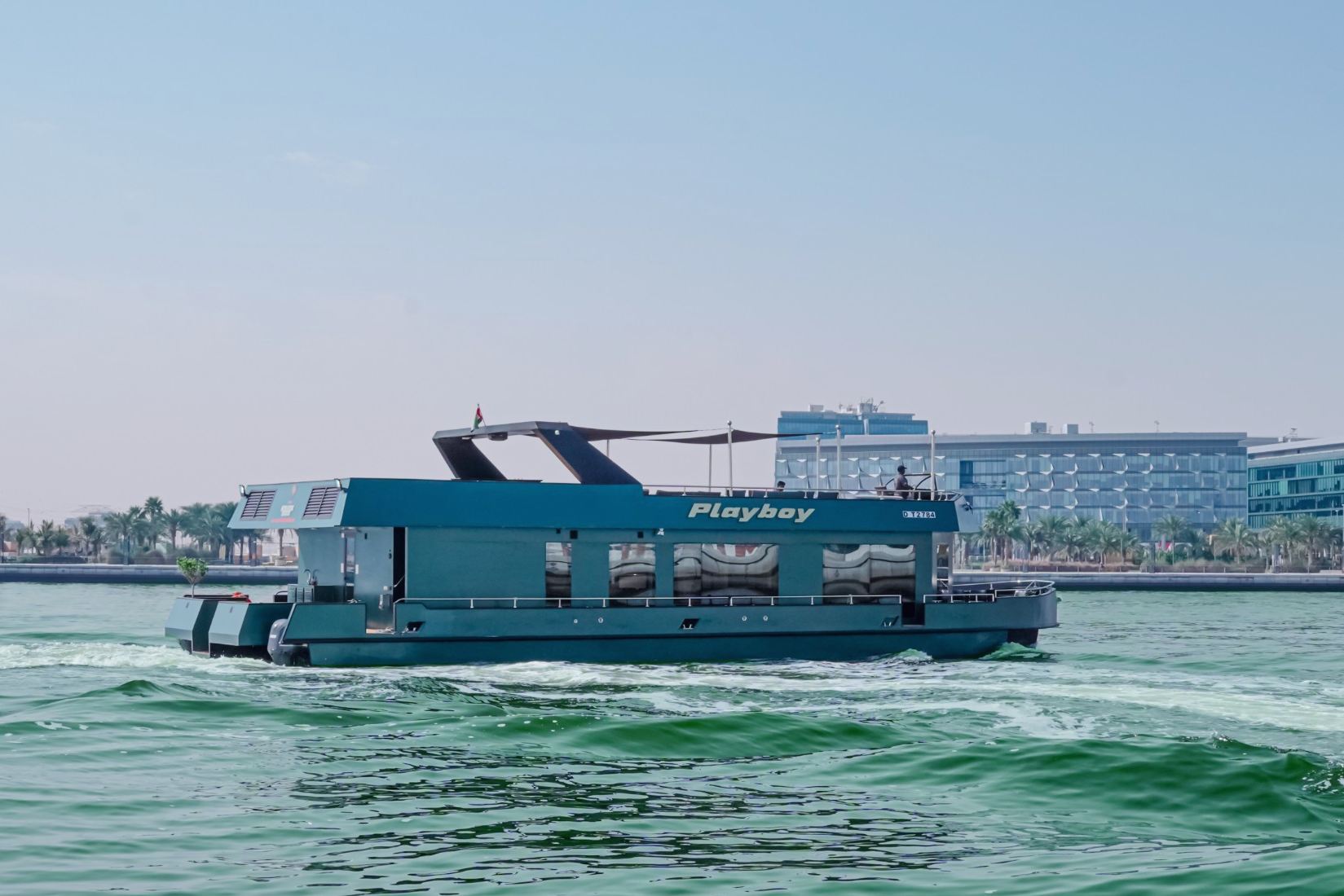 Ansicht 9: Play Boy Houseboat
