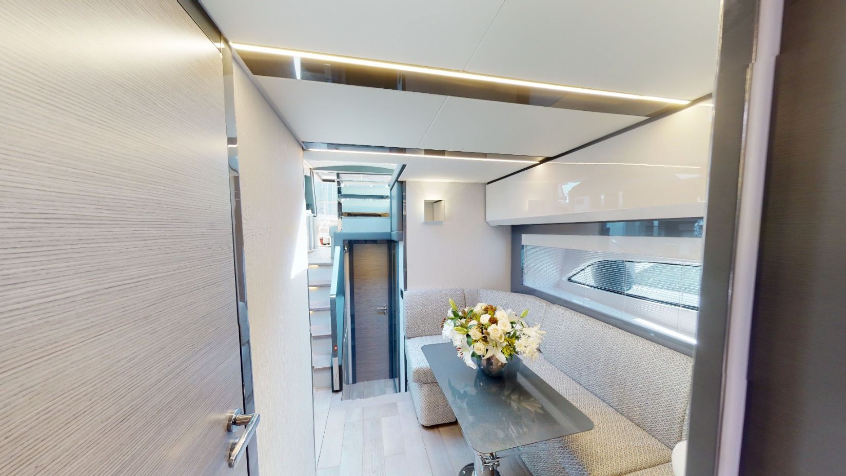 Ansicht 8: Pershing 5X Pearl White
