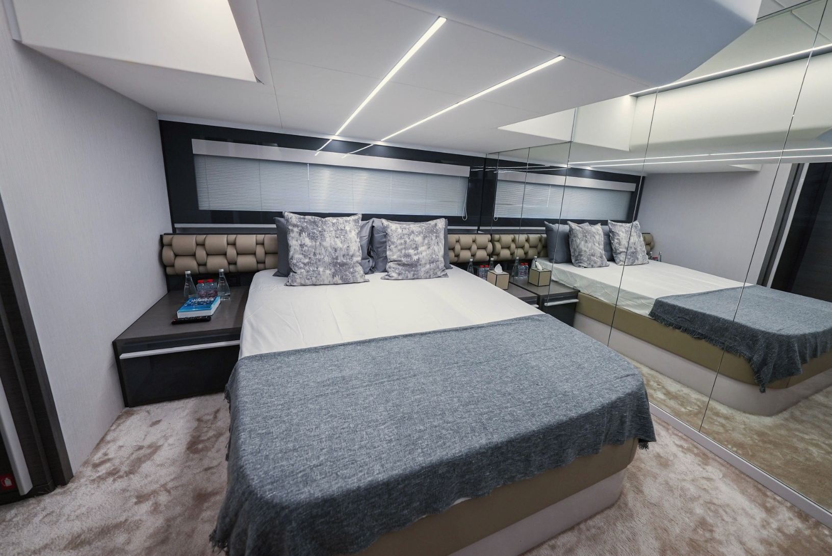 Ansicht 11: Pershing 5X Pearl White
