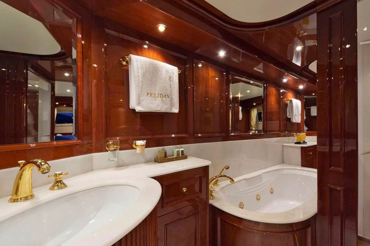 Ansicht 4: Benetti Gallus