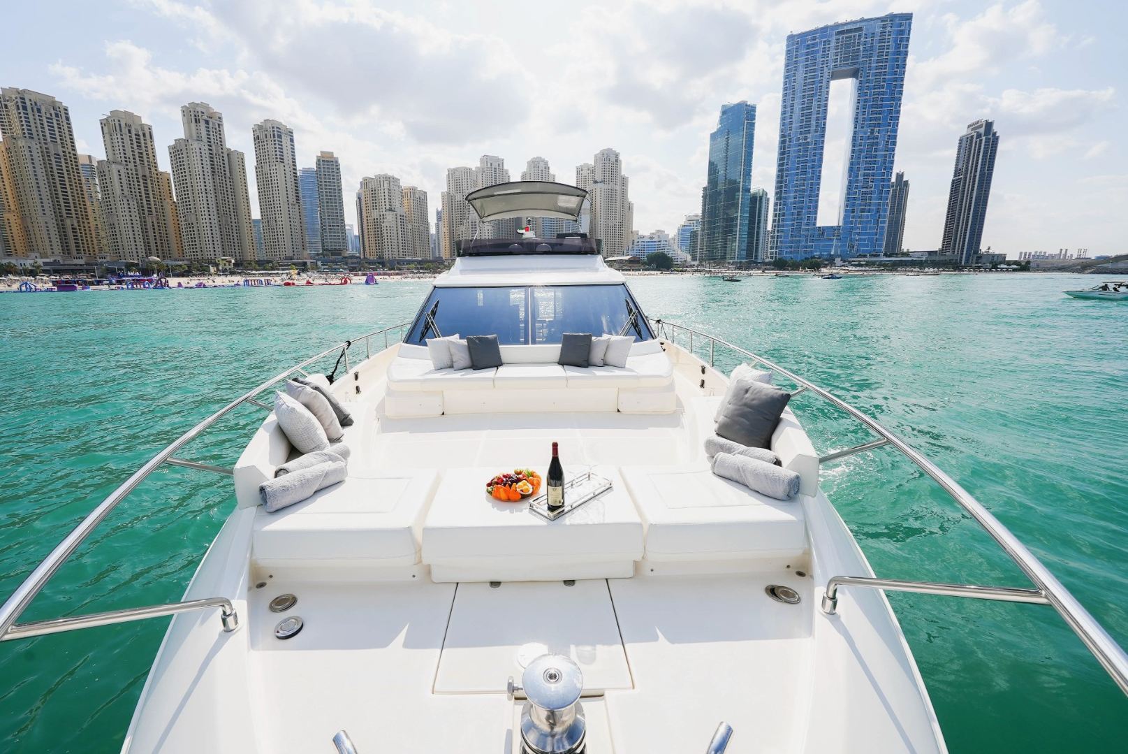 Ansicht 12: Ferretti 67 Fuß