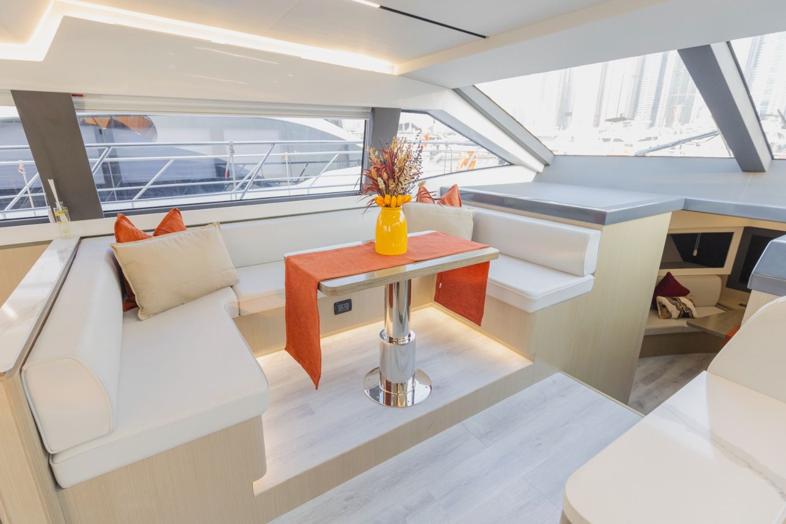 Sky Walker Gib charter in Dubai, photo 11