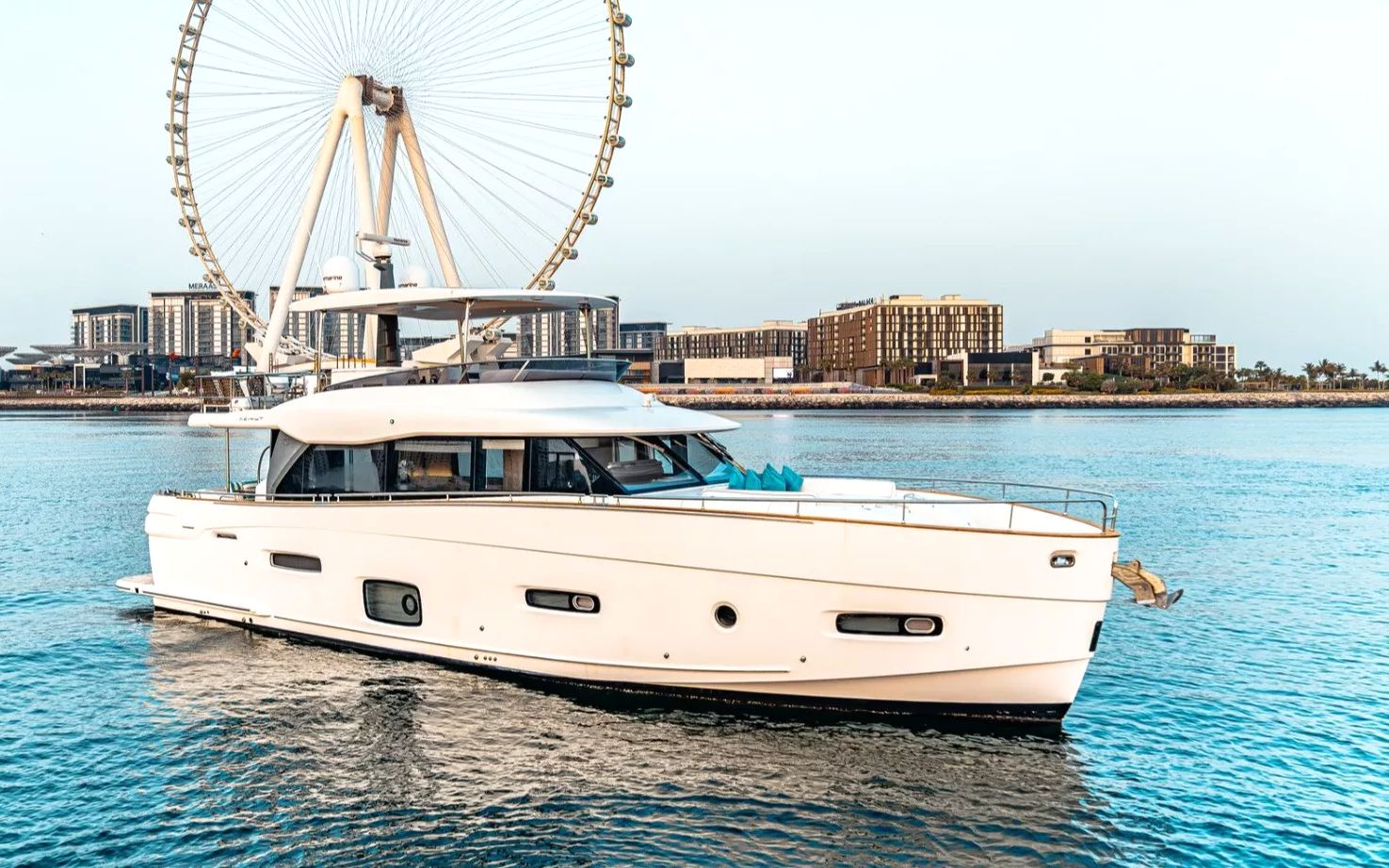Azimut Magellano 66 Fuß zu mieten