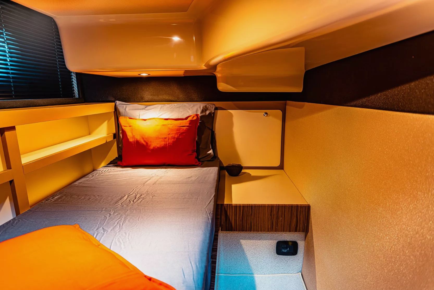 Ansicht 14: Azimut Magellano 43 Fuß