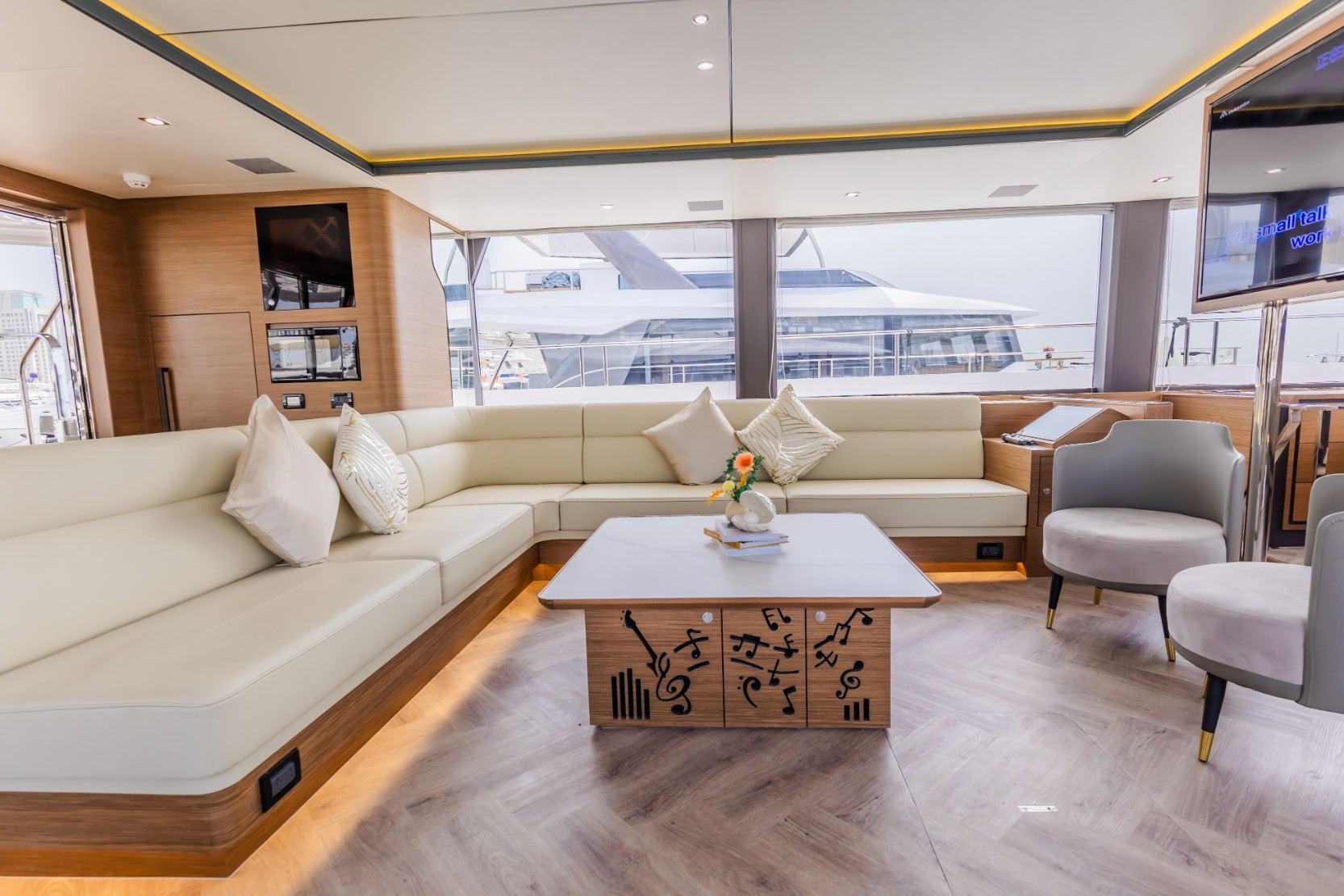 Sky Walker Aquila charter in Dubai, photo 6