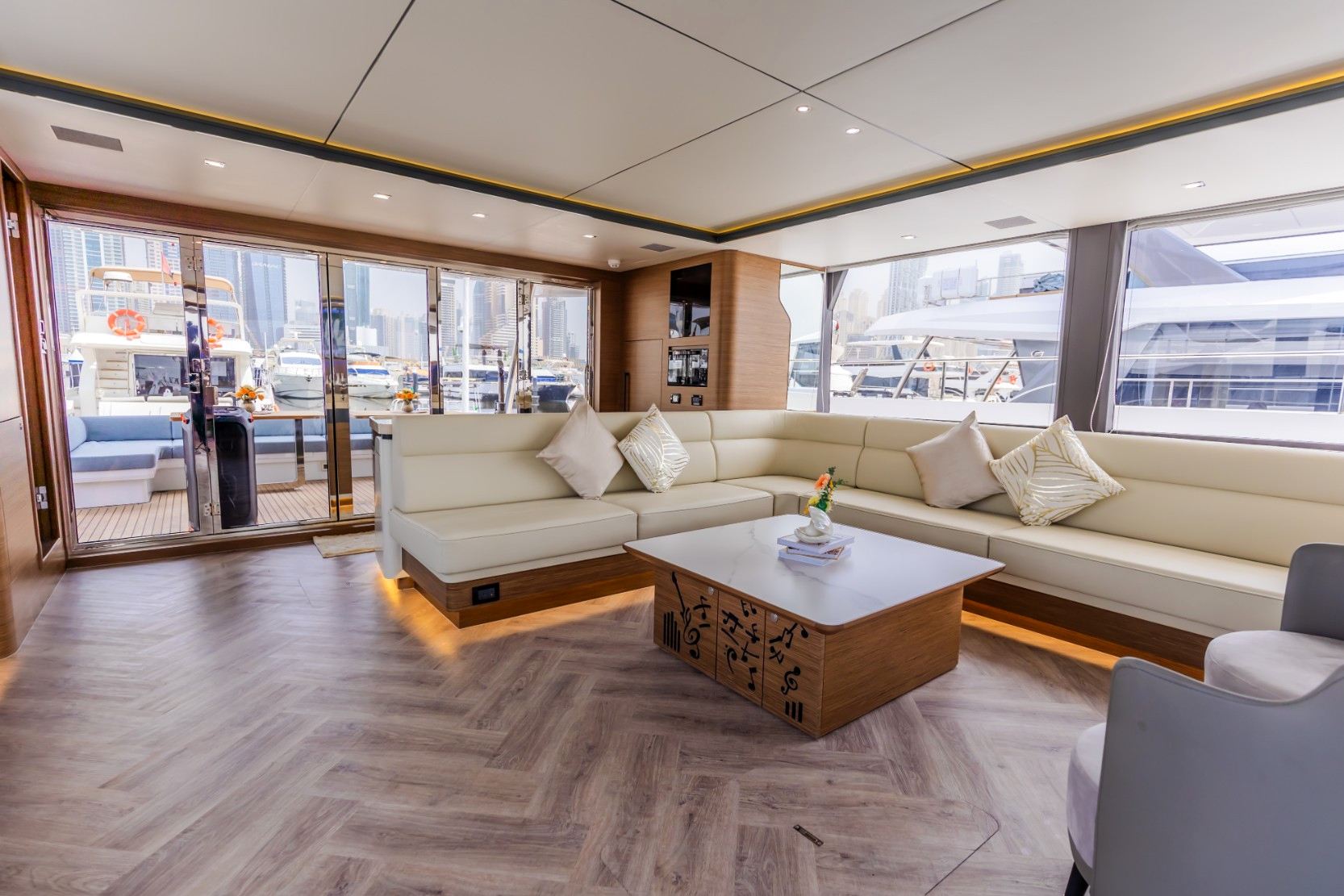 Sky Walker Aquila charter in Dubai, photo 4