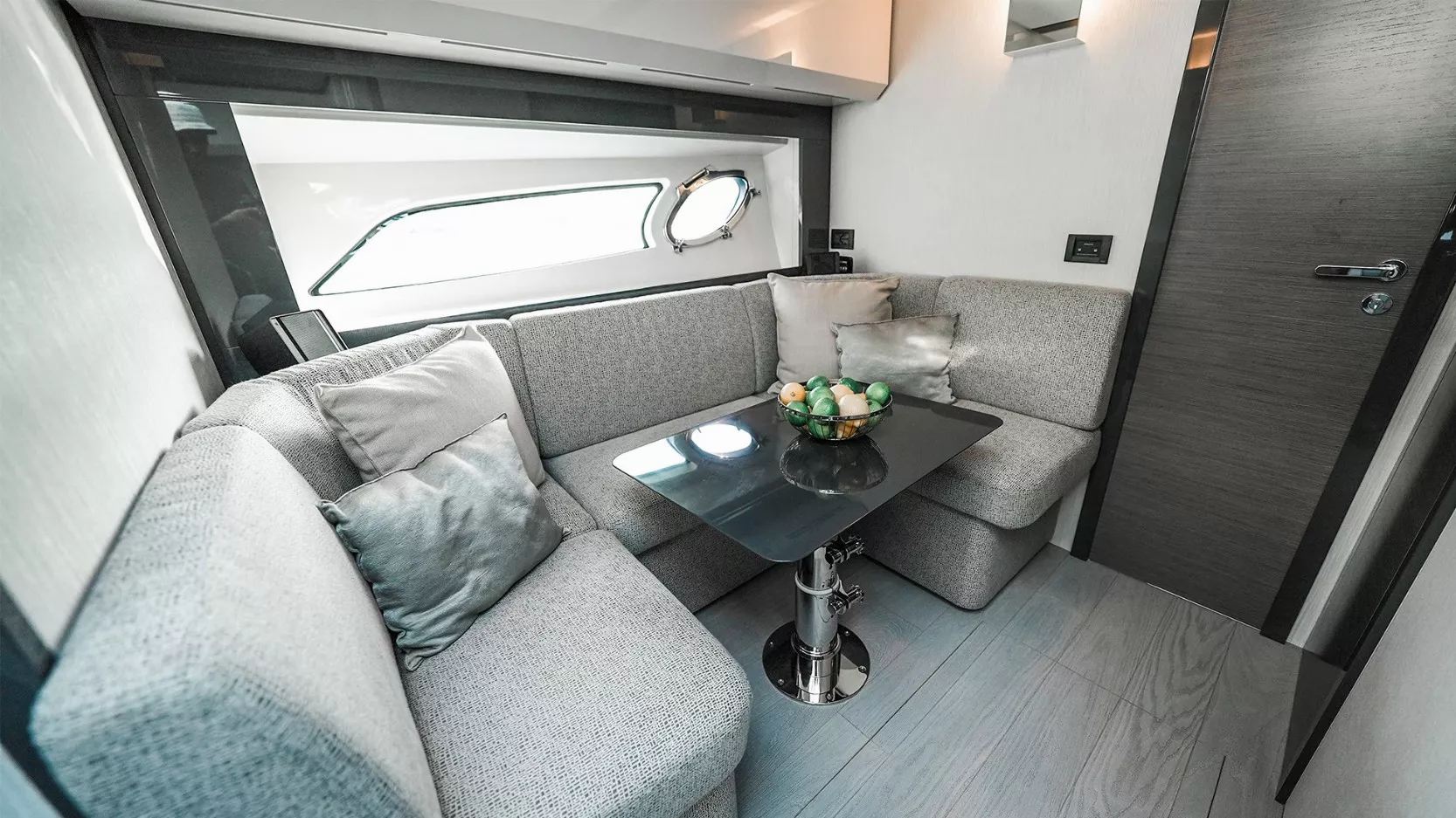 Ansicht 6: Pershing 5X Shark Grey