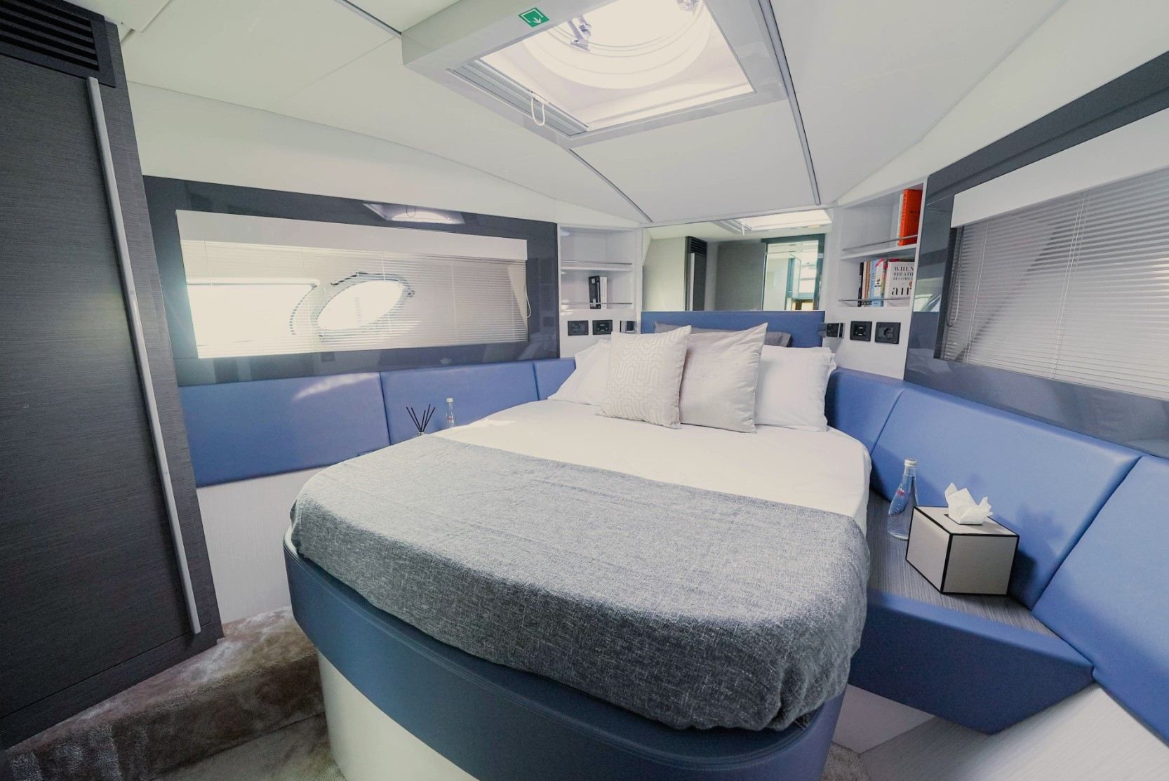 Ansicht 13: Pershing 5X Pearl White