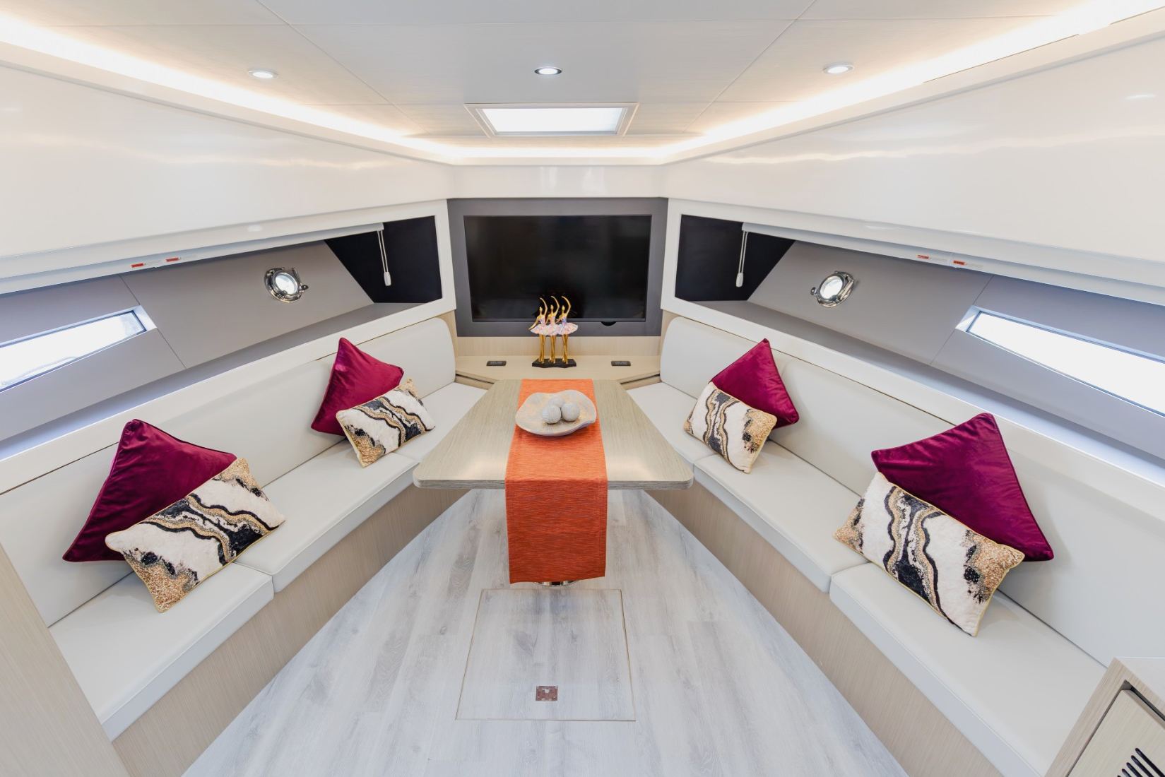 Sky Walker Gib charter in Dubai, photo 10