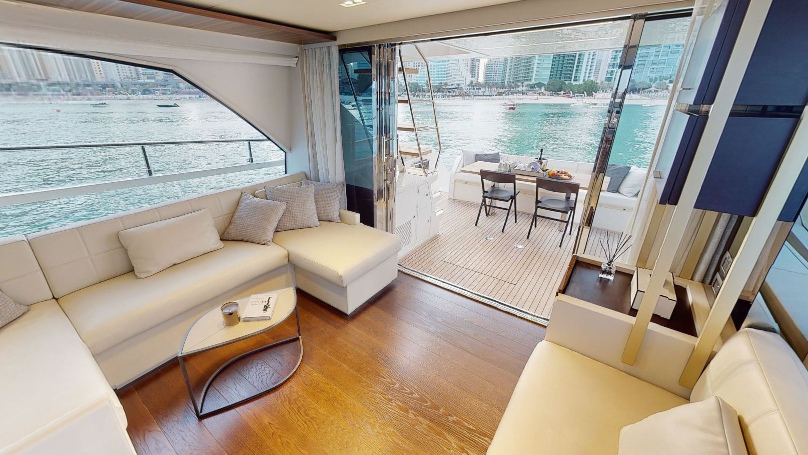 Ansicht 10: Ferretti 67 Fuß