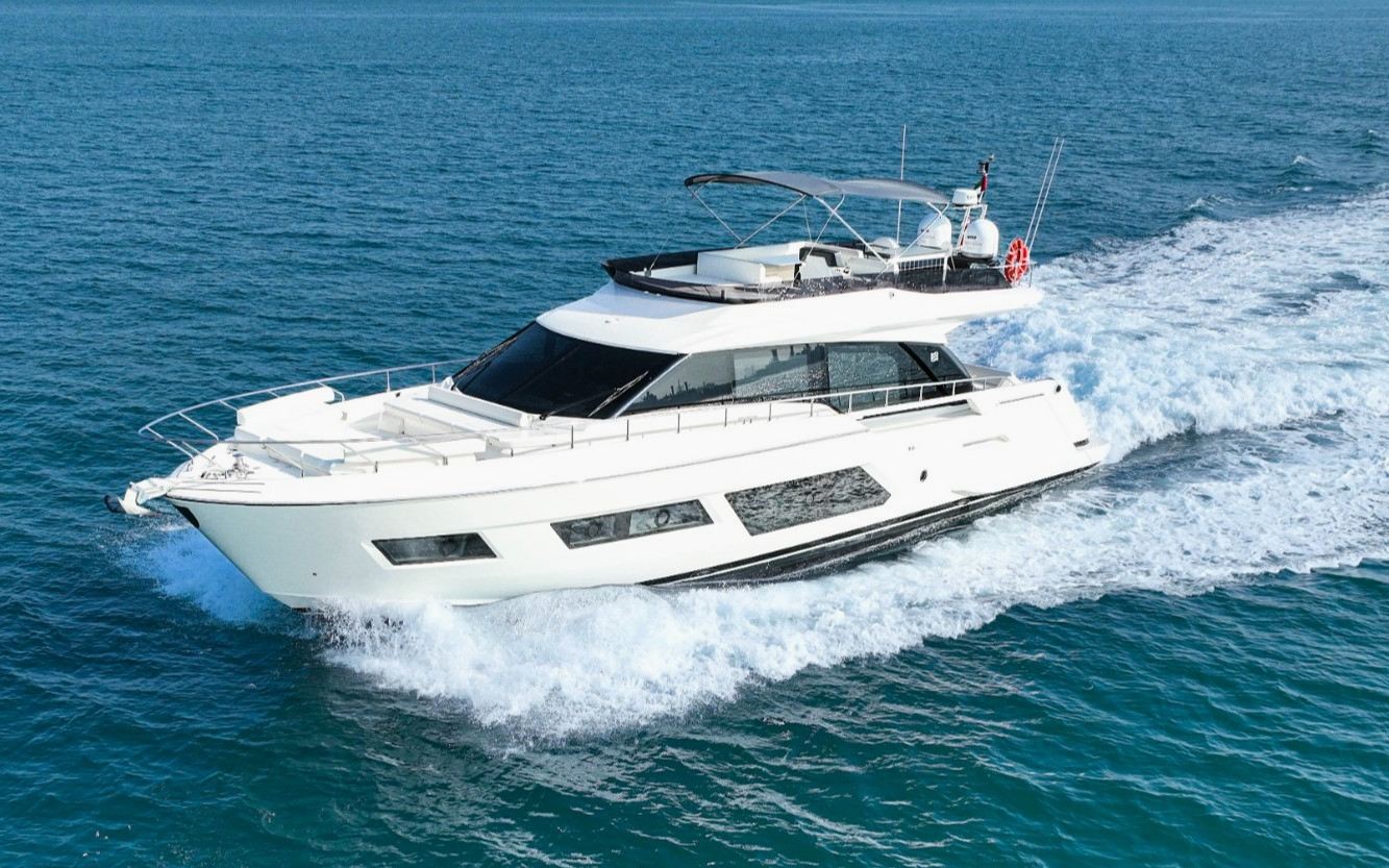 Ferretti 67 Fuß zu mieten