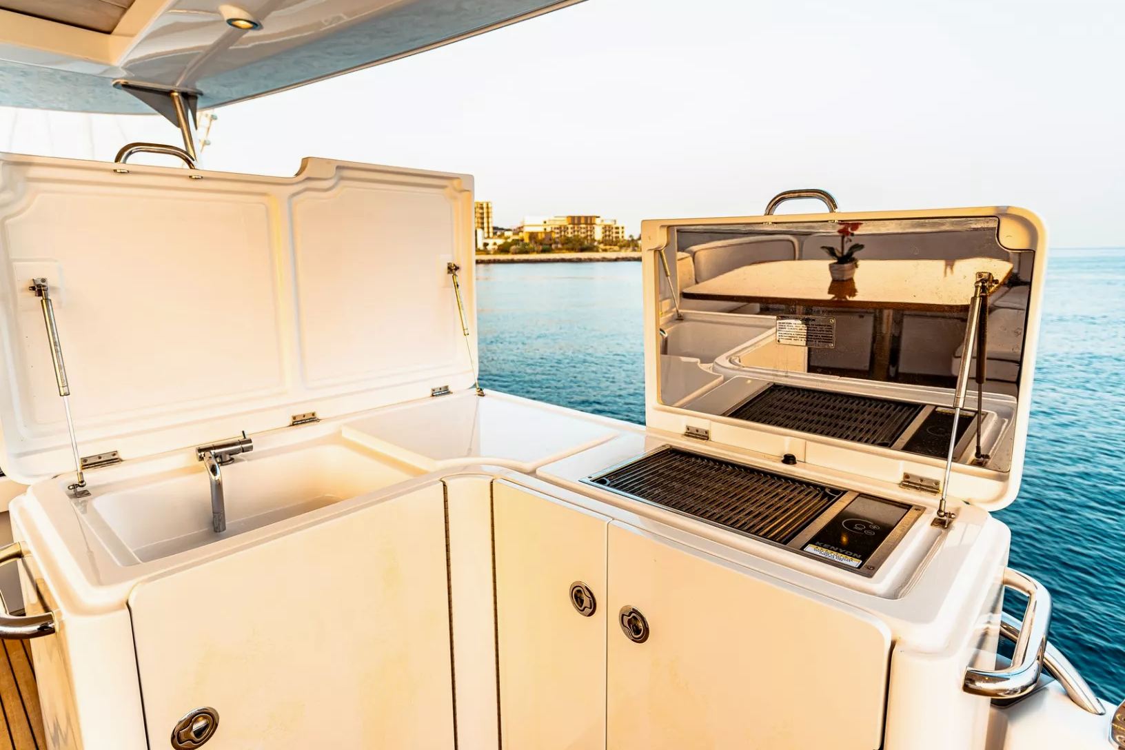 Ansicht 12: Azimut Magellano 66 Fuß