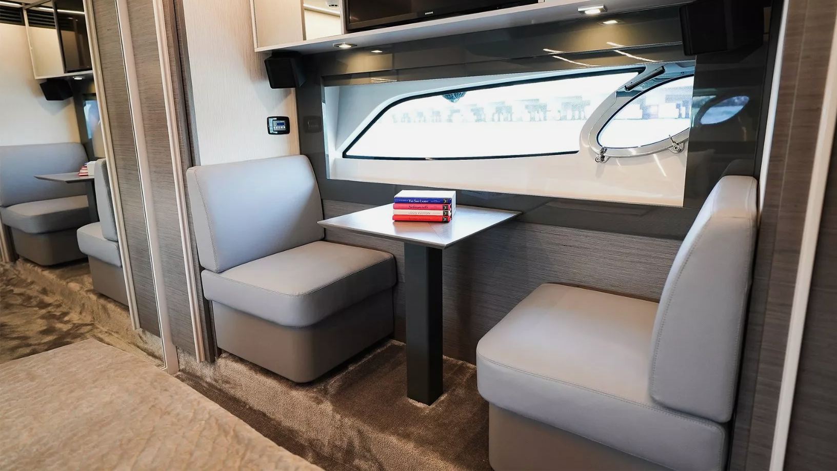 Ansicht 12: Pershing 5X Shark Grey