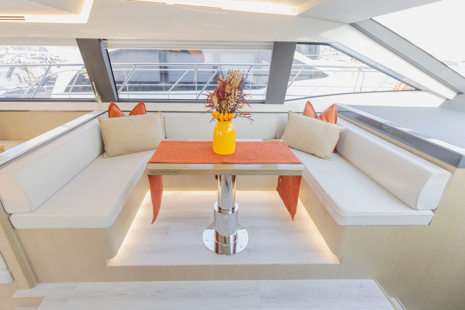 Sky Walker Gib charter in Dubai, photo 3