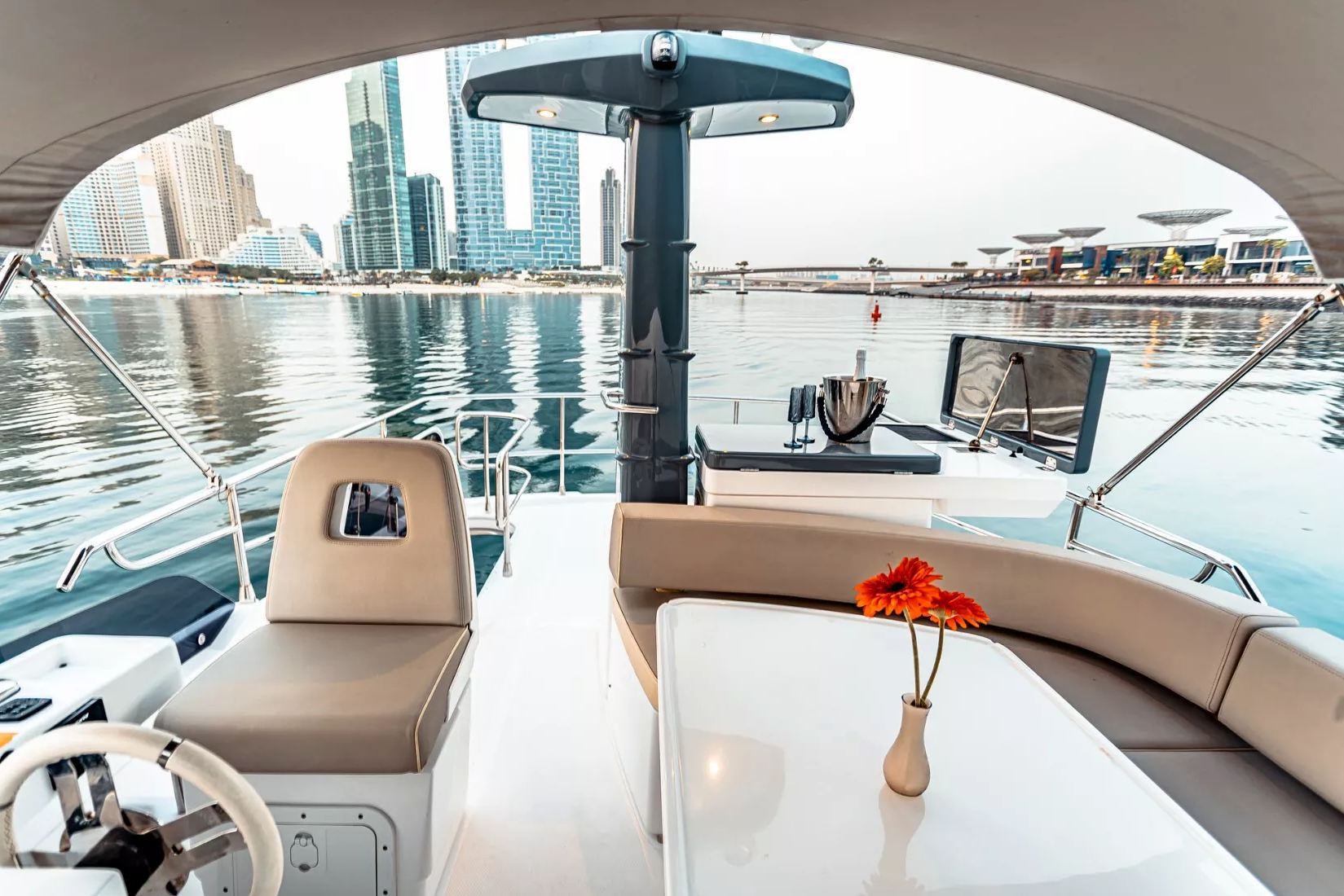 Ansicht 8: Azimut Magellano 43 Fuß