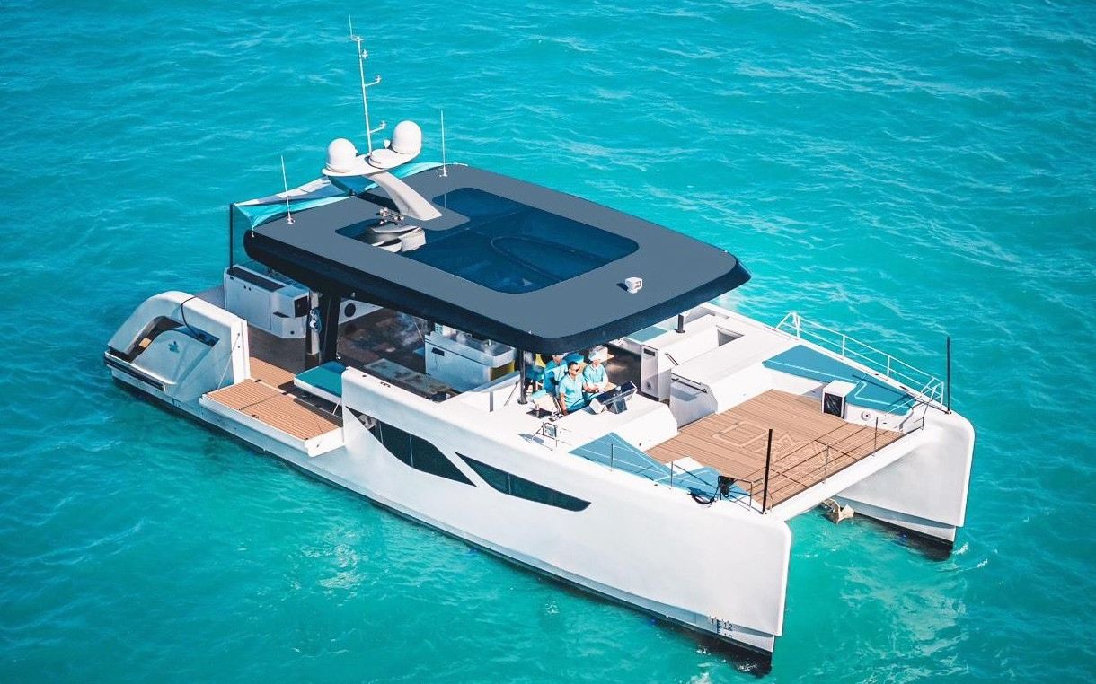 Catamaran Ozone zu mieten