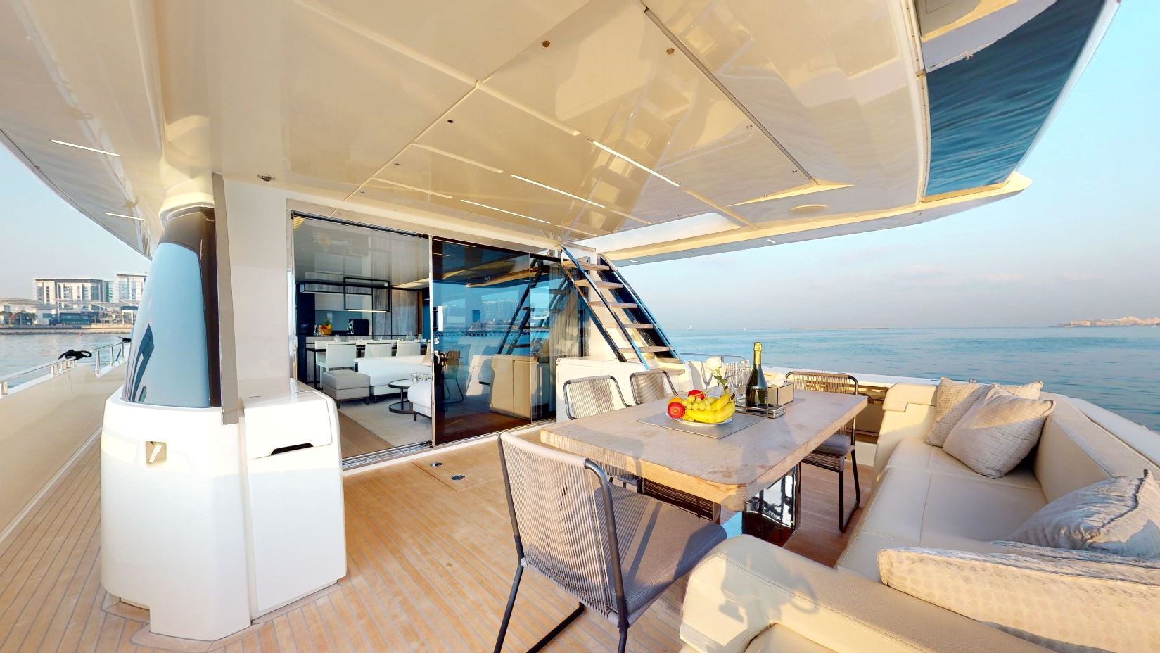 Ansicht 8: Ferretti 78 Fuß