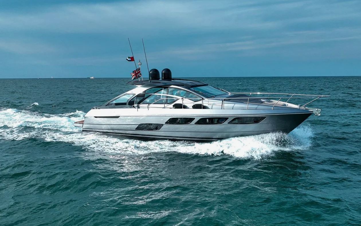 Pershing 5X Shark Grey zu mieten