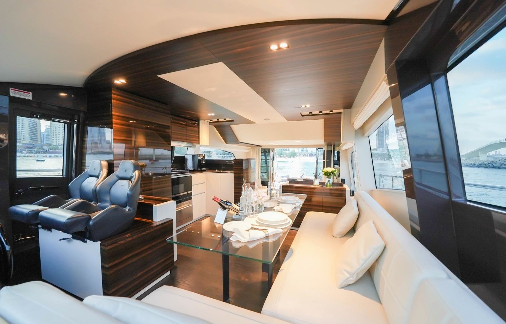 Ansicht 13: Ferretti 67 Fuß