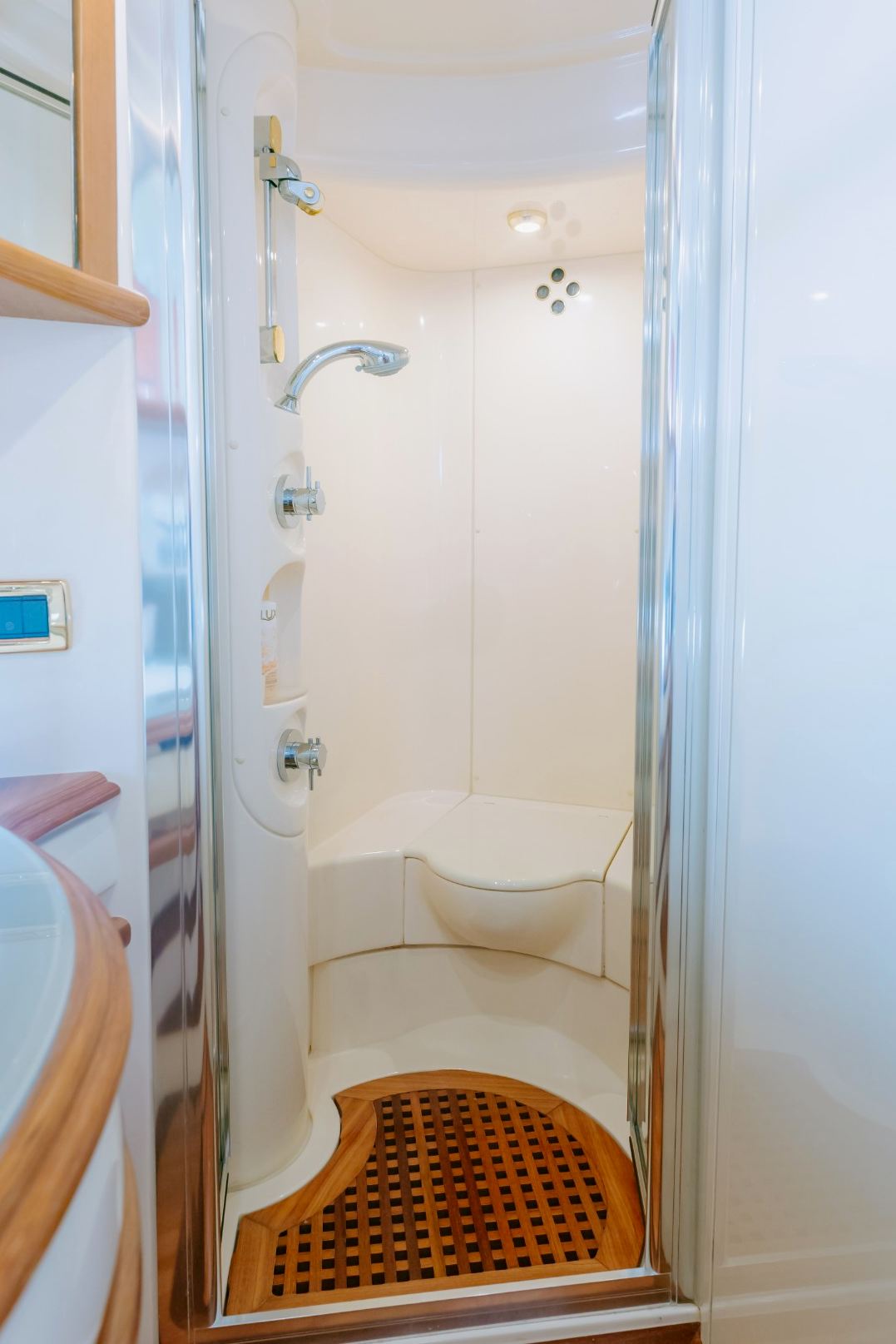 Ansicht 2: Azimut White Pearl