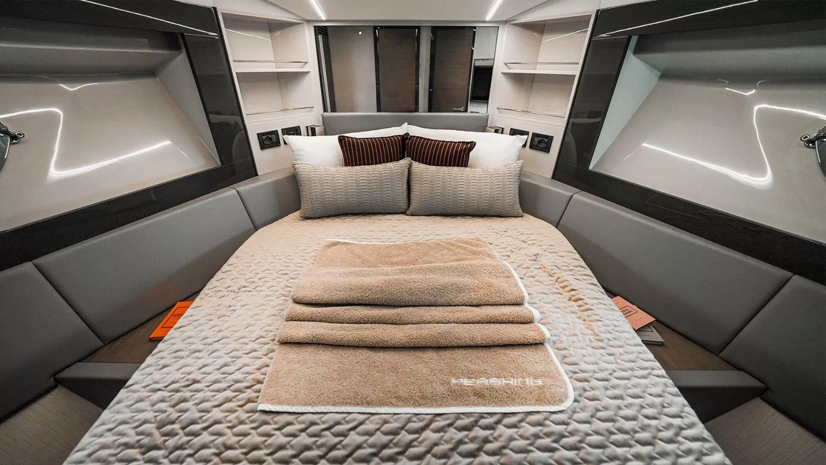 Ansicht 3: Pershing 5X Shark Grey