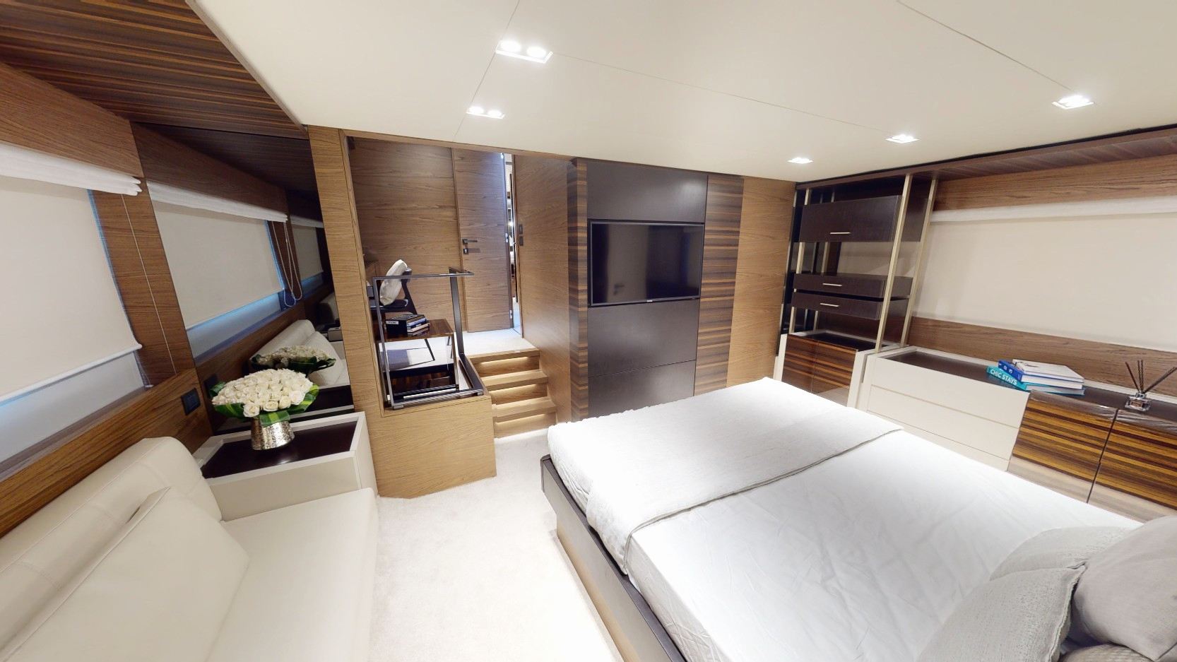 Ansicht 9: Ferretti 67 Fuß