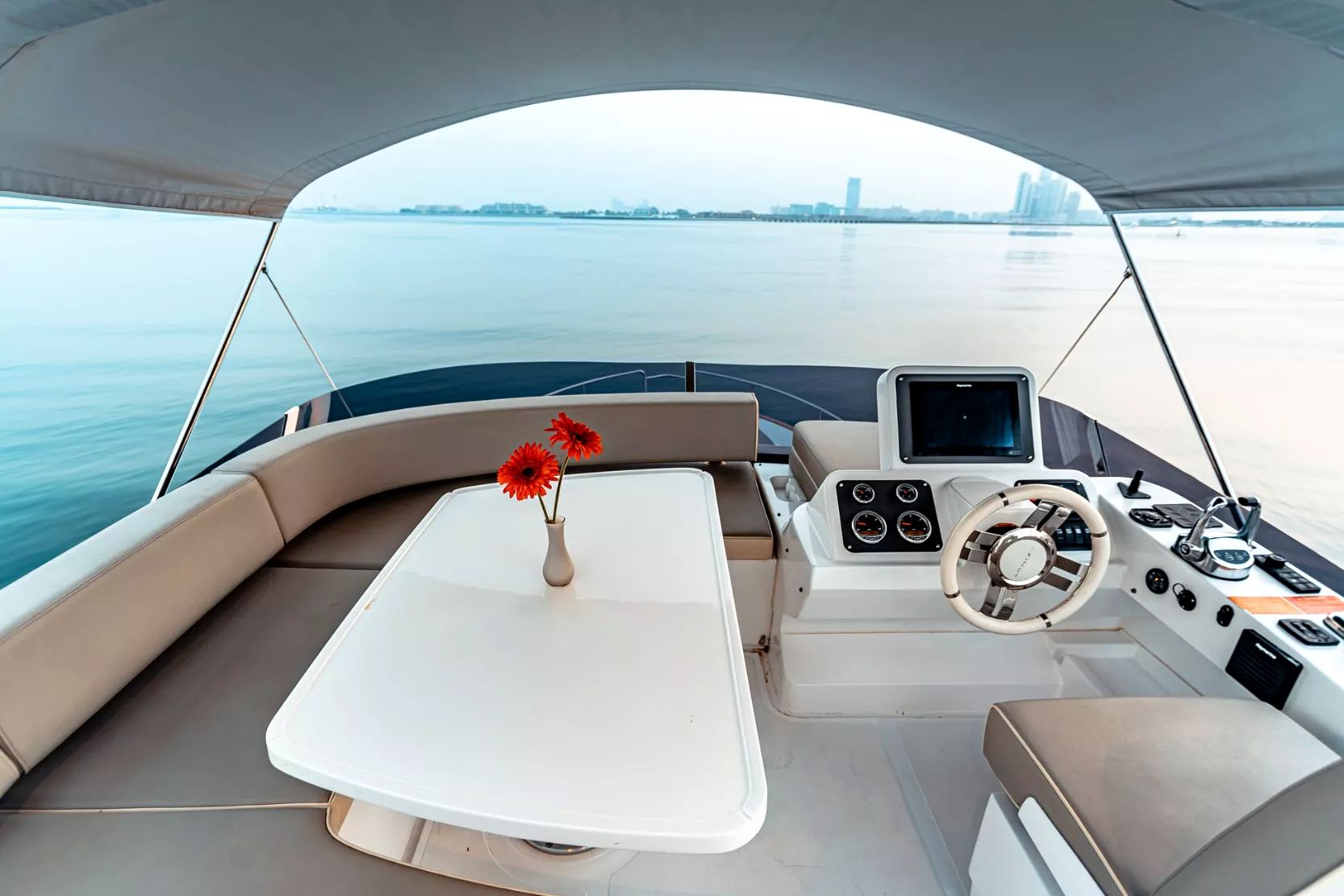 Ansicht 11: Azimut Magellano 43 Fuß
