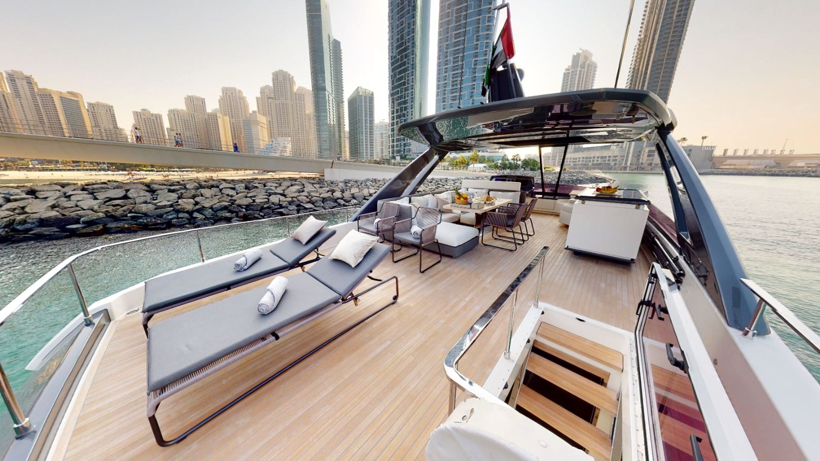 Ansicht 15: Ferretti 78 Fuß