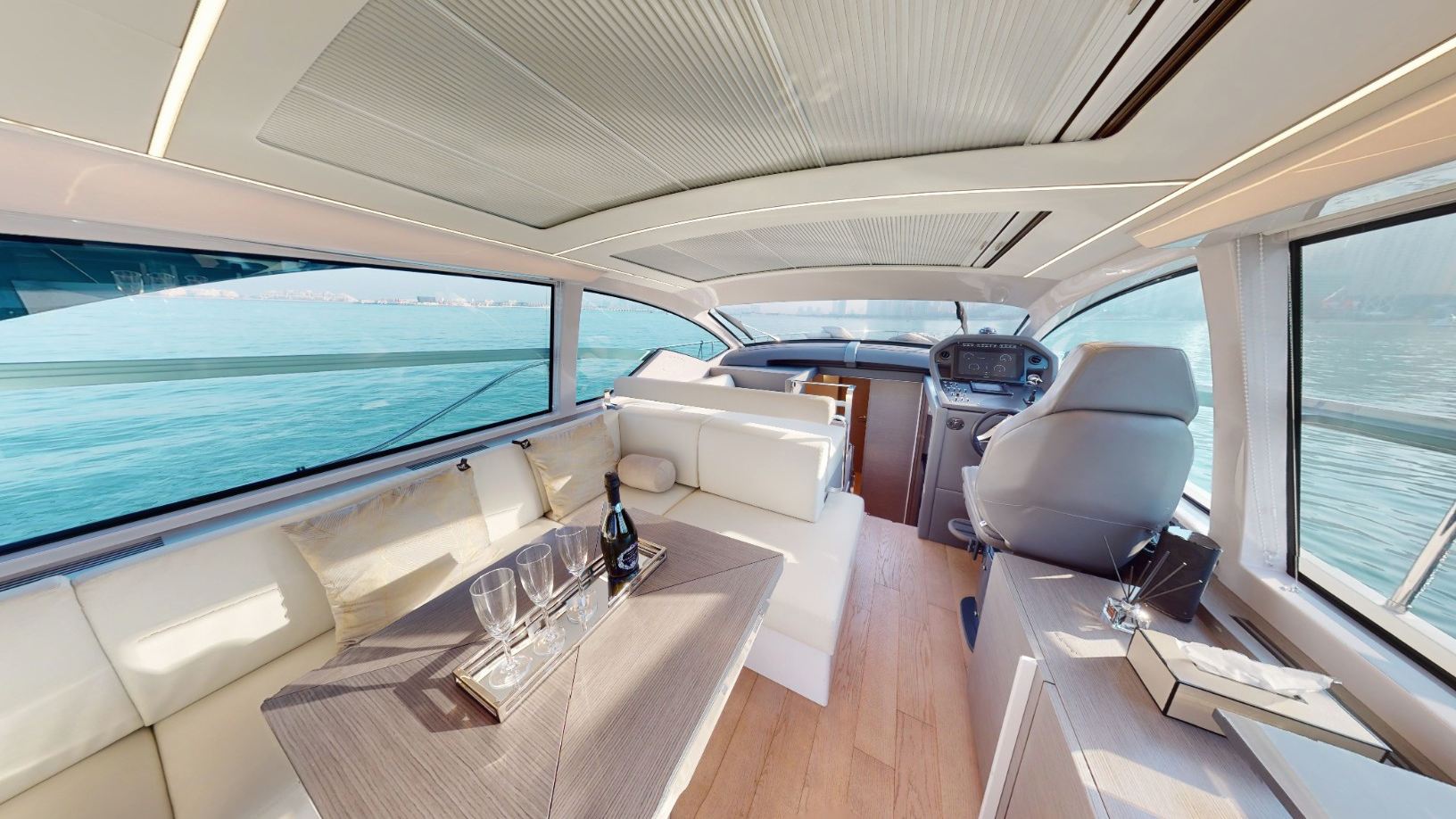 Ansicht 16: Pershing 5X Pearl White