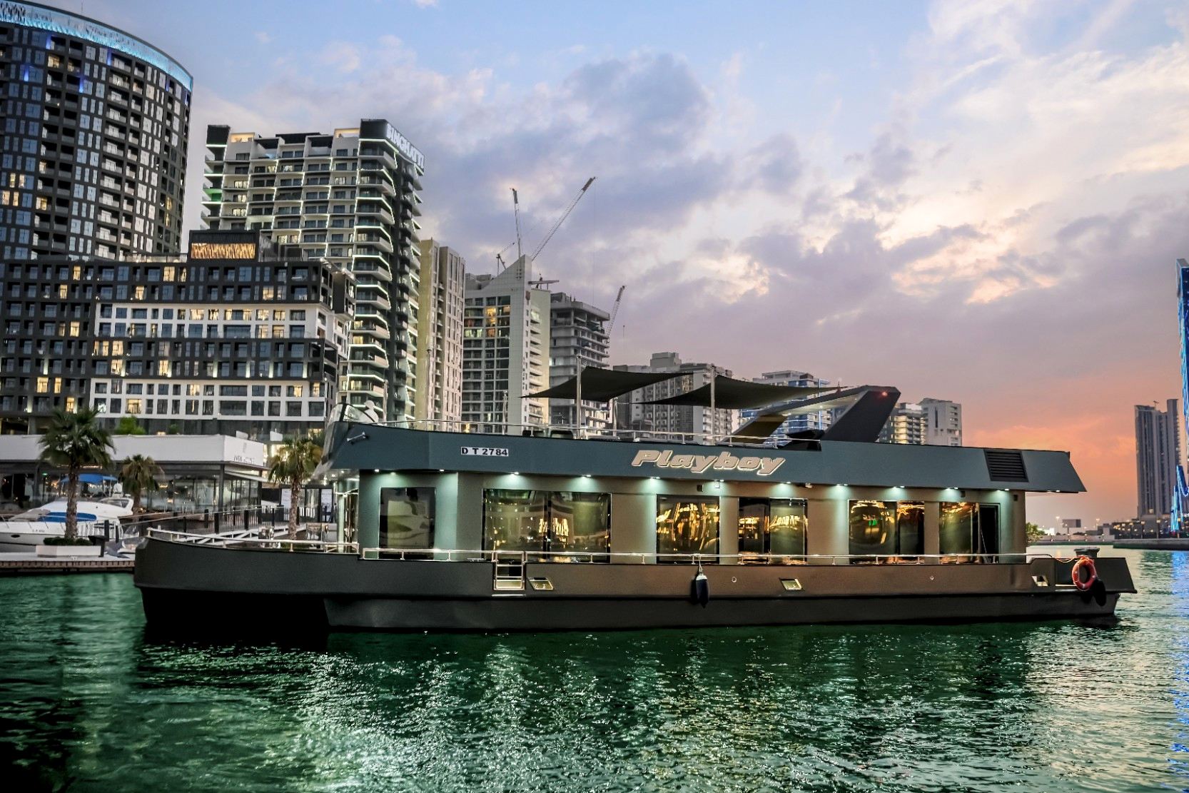 Ansicht 6: Play Boy Houseboat