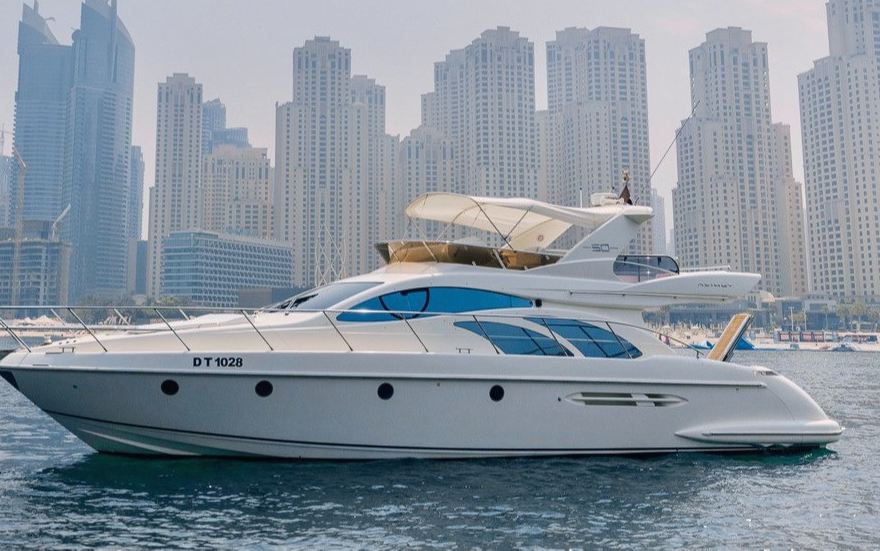 Azimut Monica zu mieten
