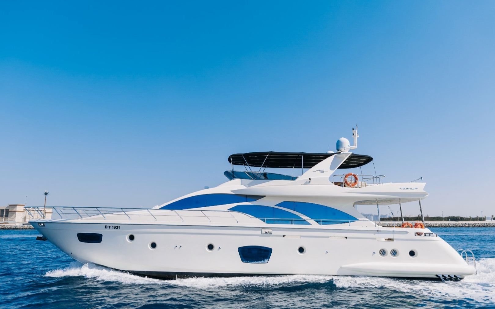 Azimut Viktoria zu mieten