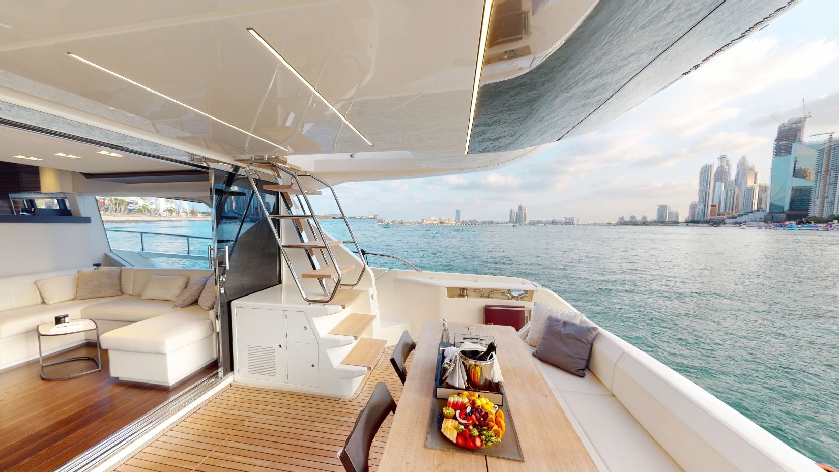 Ansicht 15: Ferretti 67 Fuß